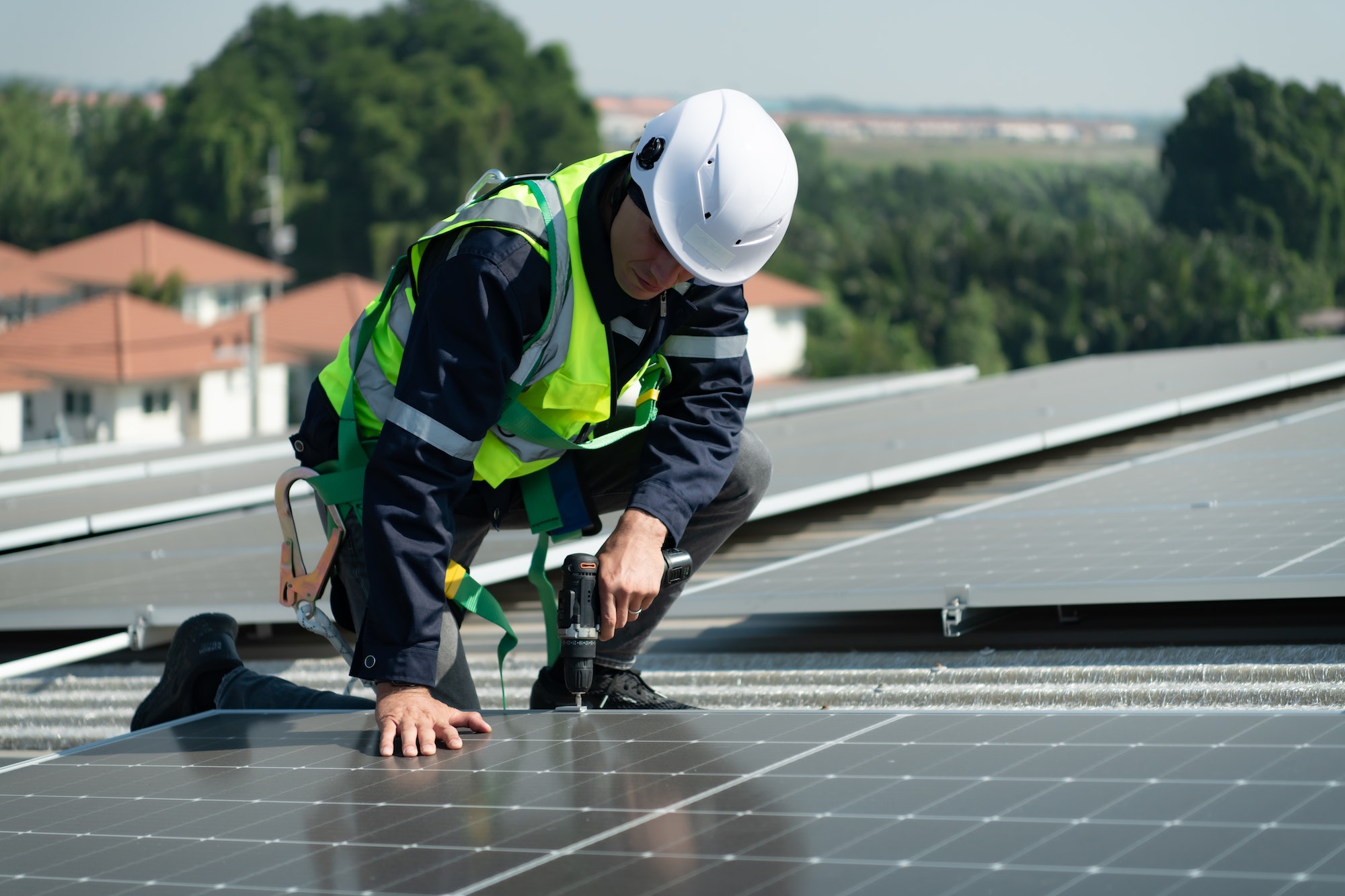 Engineer in charge of solar panel installation The installation of solar energy